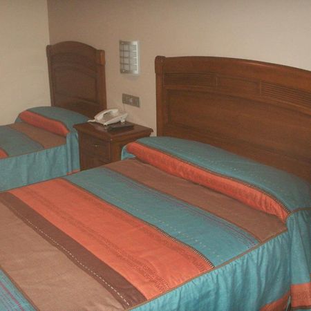Hostal La Nava Мадрид Екстер'єр фото