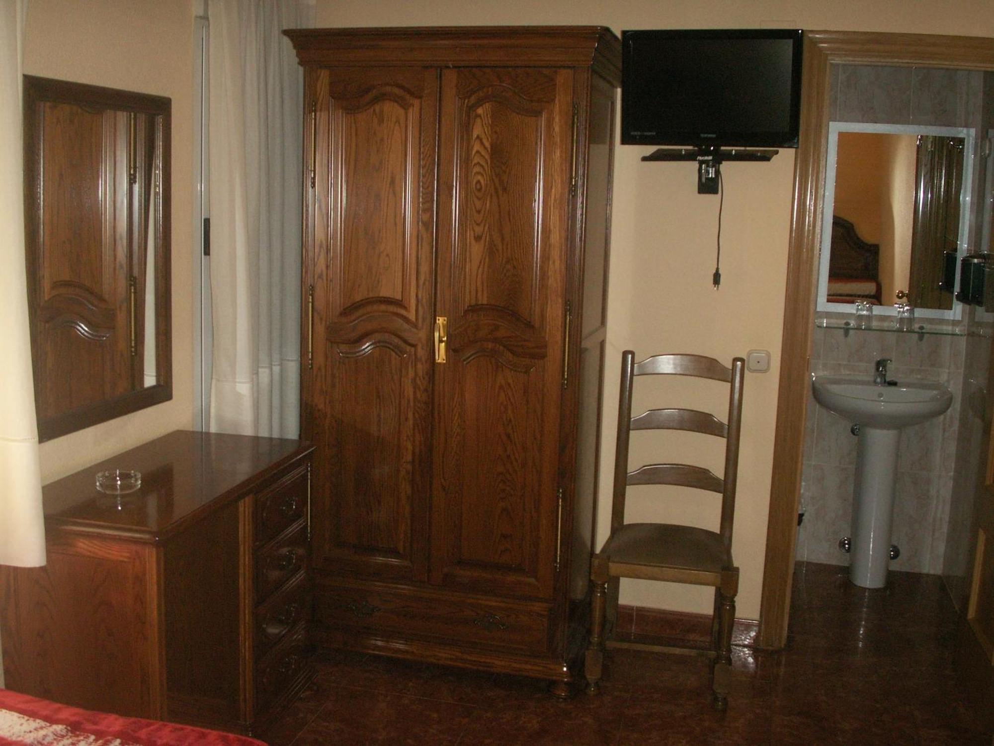 Hostal La Nava Мадрид Екстер'єр фото