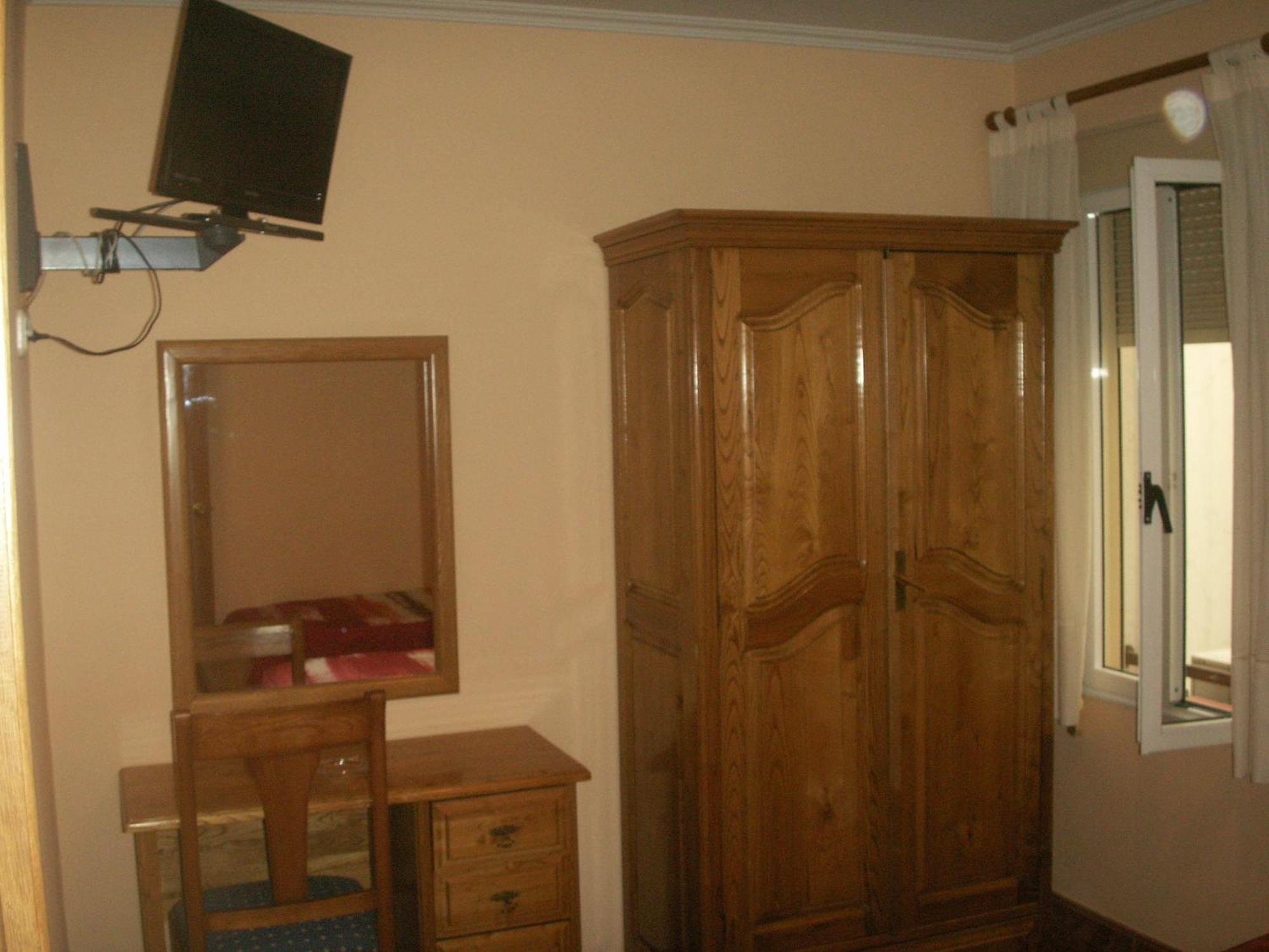 Hostal La Nava Мадрид Екстер'єр фото