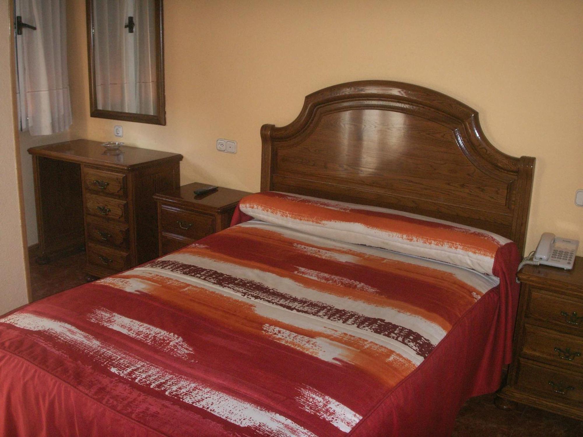 Hostal La Nava Мадрид Екстер'єр фото