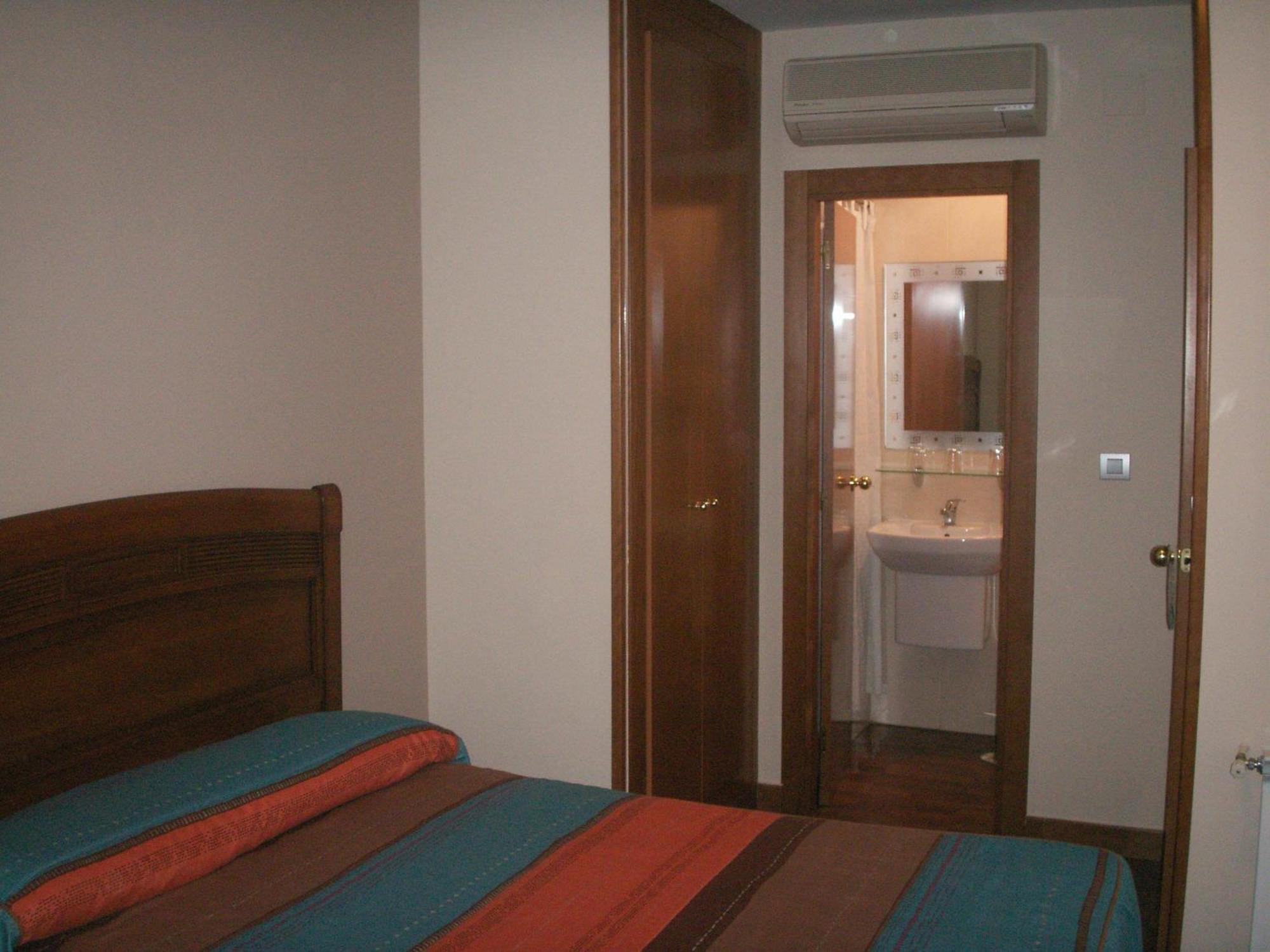 Hostal La Nava Мадрид Екстер'єр фото